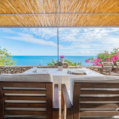 Pethra Maris Private Pool